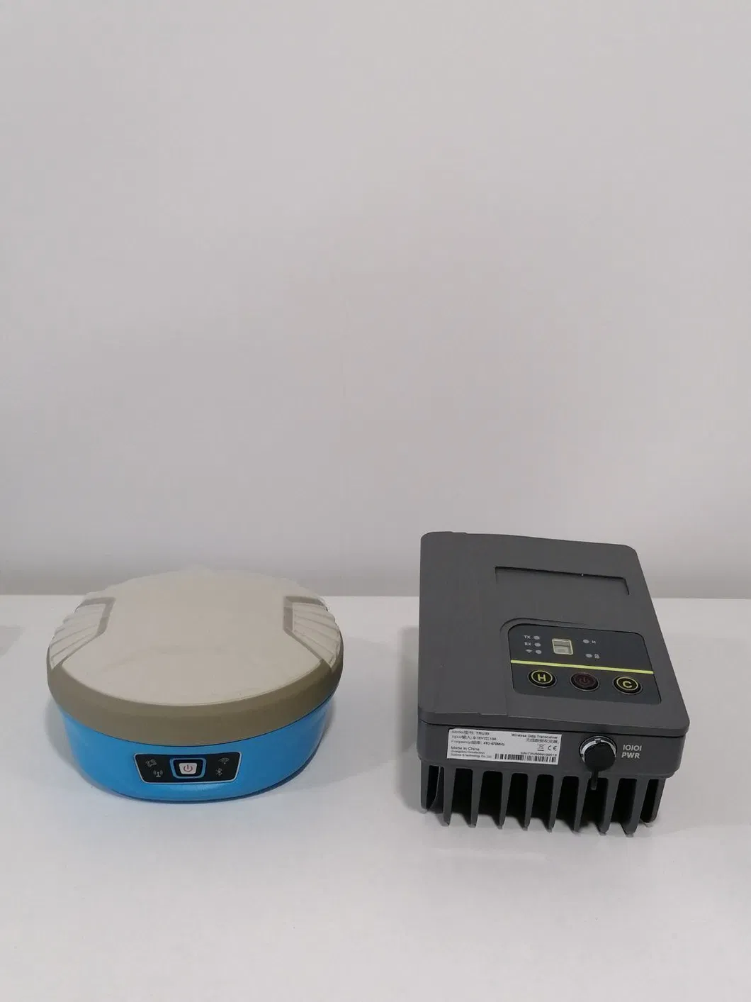 394 Channels Unique GPS Rtk F90 Gnss Receiver with Tilt Survey Function